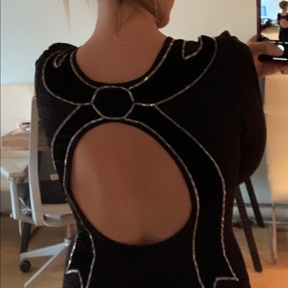 Black dress with open back detail - Picture 4 of 5